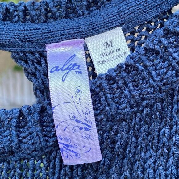 Alya Navy Blue Cold Shoulder Long Sleeve Knit Top/Sweater. Size Medium. EUC! - Picture 3 of 5